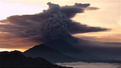 Mount Agung Bali Volcano Alert Raised To Highest Level Bbc News