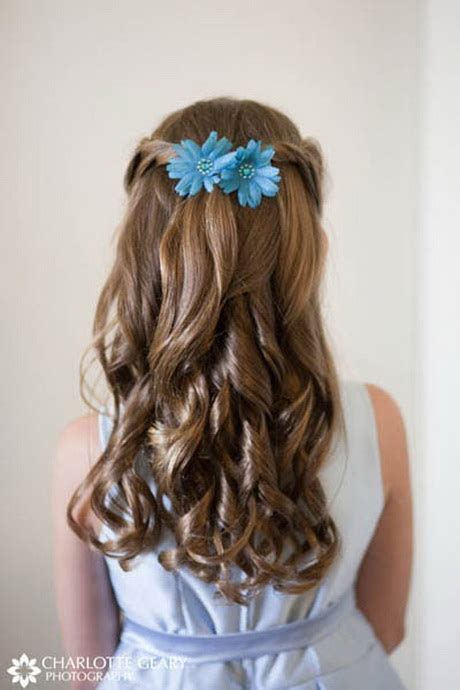 This celebrity style haircut for girls gets a big thumbs up! Flower girl hairstyles for long hair