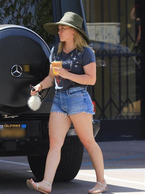 Hilary Duff Flaunts Her Abs In New Bikini Photo On Instagram The Courier Mail