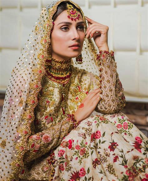 10 Most Gorgeous Photo Shoots Of Ayeza Khan Reviewitpk Pakistani