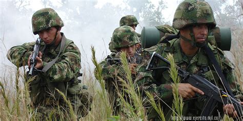 De acuerdo a la constitución política de ese país, su misión principal es la de defensa de la soberanía, la independencia. LOS HÉROES EN COLOMBIA SÍ EXISTEN.: Funciones del ejército nacional de Colombia