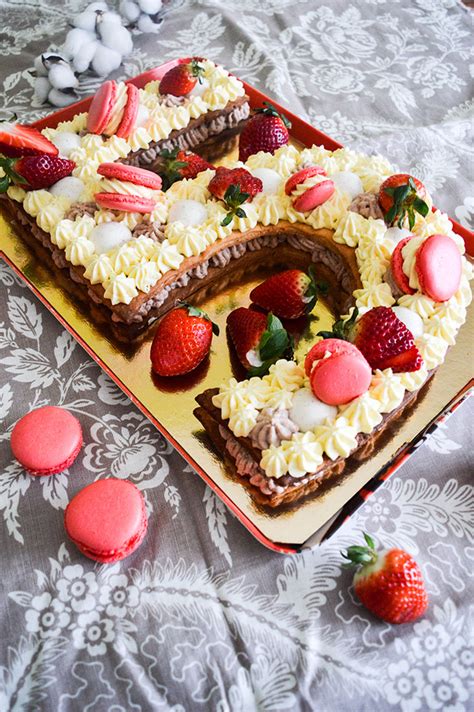 364 likes · 1 talking about this. Number cake vanille & fraises | Amandise | Les ...