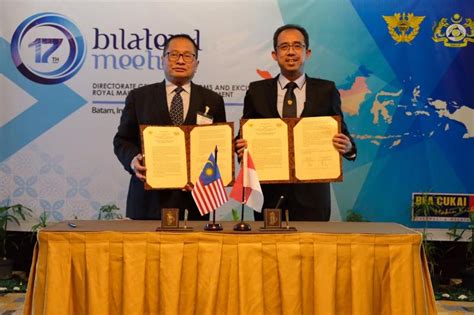 Cukai bertindih di bawah sistem yang sama, iaitu samada di. Pertemuan Bea Cukai Indonesia dan Malaysia di Batam, Ini ...