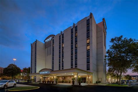 Wifi, pool, fitness center, kitchenette, spa DoubleTree by Hilton Hotel Philadelphia Airport Coupons ...