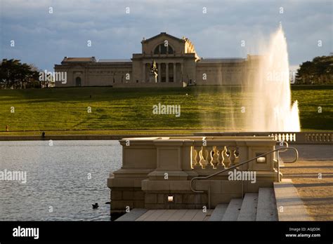 St Louis Art Museum And Grand Basin In St Louis Missouri Stock Photo