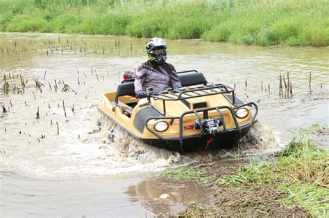 Перевод слова vehicle, американское и британское произношение, транскрипция waterborne vehicle — плавсредство nuclear conventional weapon delivery vehicle — средство доставки. The Go Anywhere Argo XTV Vehicle | Dirt Toys Magazine