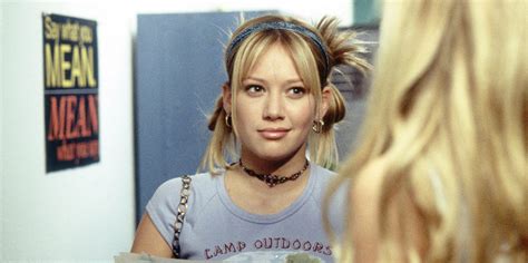 hilary duff starring in lizzie mcguire revival on disney