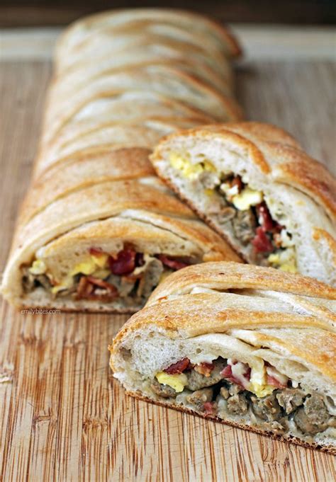 1 lb bulk sausage 1 large onion, chopped 2 cloves garlic, minced 1 tbsp. Bacon Sausage Egg and Cheese Braid - Emily Bites