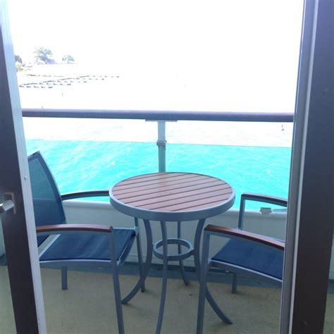 Balcony Cabin 7040 on Grandeur of the Seas, Category D1