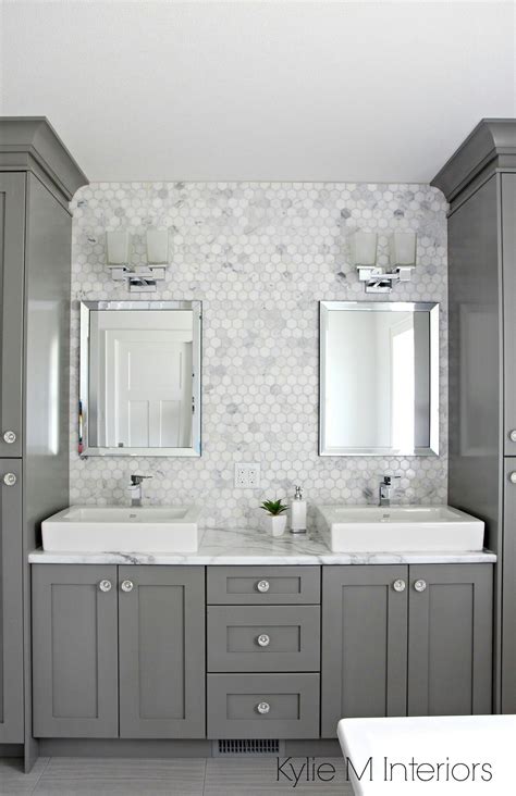 Whether you're searching for a traditional, vintage, or modern look, a stylish vanity is essential to helping the room shine. 17 DIY Vanity Mirror Ideas to Make Your Room More ...