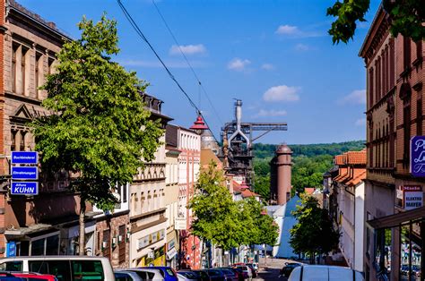 Vielleicht ist der kauf einer eigentumswohnung in neunkirchen (saar) eine. Hüttenbergstraße - Neunkirchen (Saar) Foto & Bild ...