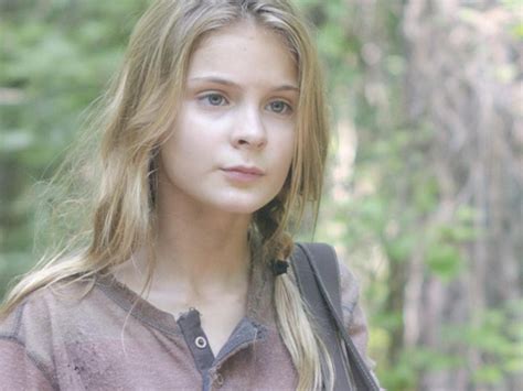 Lizzie De The Walking Dead Cresceu E Está Deslumbrante Veja Observatório Do Cinema