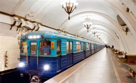 Запрошуємо у світ власних торгових марок metro. Moscow's Metro is world's most beautiful public transport ...