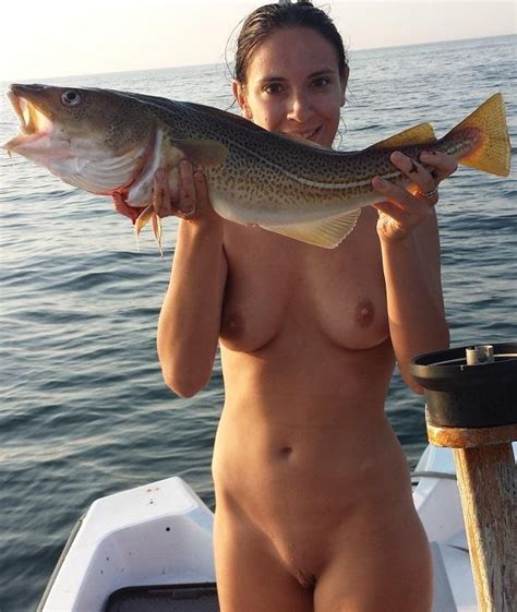 Super Hot Naked Women Fishing Mega Porn Pics