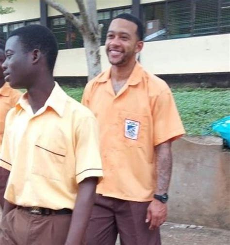 Memphis Depay Father : Memphis Depay blames father's absence for