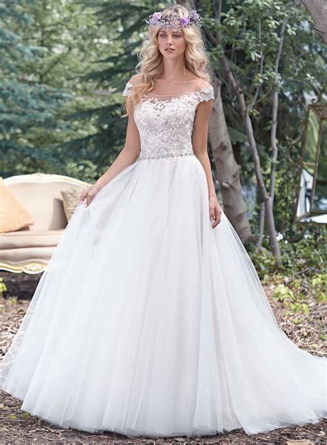 In total, the company is making fourteen dresses from six princesses (belle, ariel, rapunzel, aurora, snow white, and cinderella). 10 Fairytale Wedding Gowns