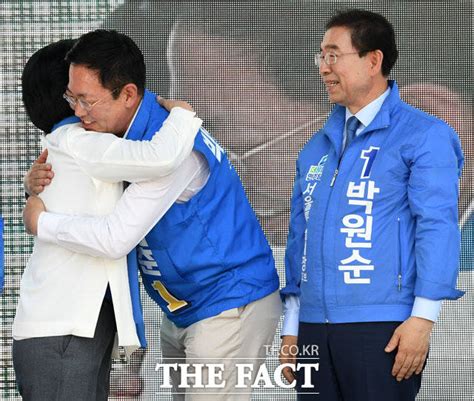 '셋이서 120살' 추신수x김강민x정상호…40대 케미 '쓱~'. TF사진관 박원순 서울시장 후보, '격려하면 포옹이죠~' - 포토 ...
