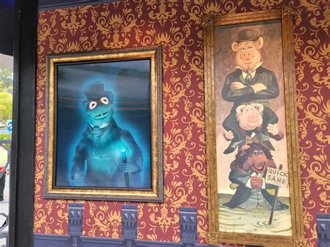Photos New Props Added To Muppets Haunted Mansion Photo Ops At The