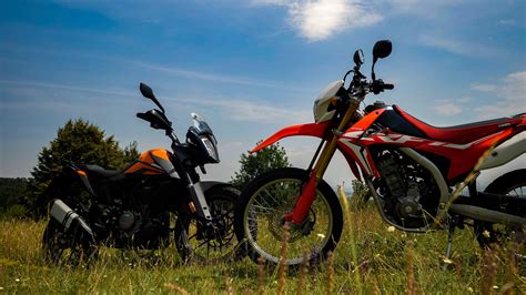 I've seen and heard horror stories of the frame breaking and making the bike two. KTM 390 Adventure vs. Honda CRF250L Vergleich 2020