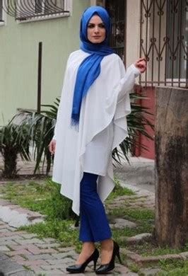 Contohnya, baju bercorak bunga warna purple ada daun hijau, sesuai je pakai tudung plain warna purple or hijau kan? Padu Padan Warna Baju Dan Jilbab Casual Dan HIjab Syar'i ...