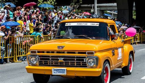 Desfile De Autos Lo Atractivo Del Desfile De Autos Clásicos Y Antiguos Cali Caracol Radio