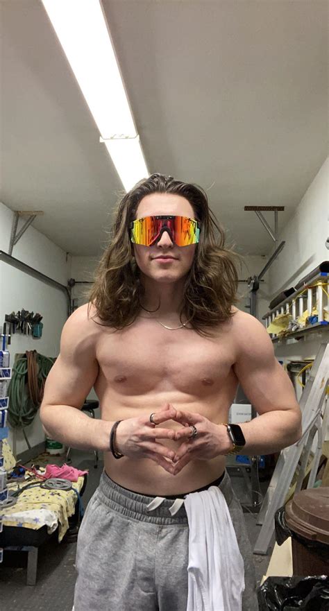 Castor oil is one of the most popular treatments to grow hair quickly. the shades that increase hair growth speed by 243.5% ...