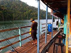 The houseboat travels to waterfalls and fishing sites providing an exhilarating adventure for nature lovers. Tasik Kenyir (Lake Kenyir) - Pengkala Gawi introduction ...
