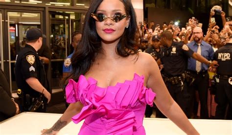 I Just Couldnt Be A Sellout Rihanna Reveals Why She Turned Down