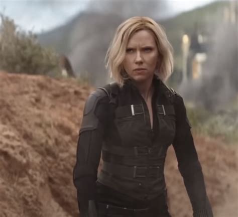 In Avengers Infinity War 2018 Black Widows Hair Is Blonde Instead Of