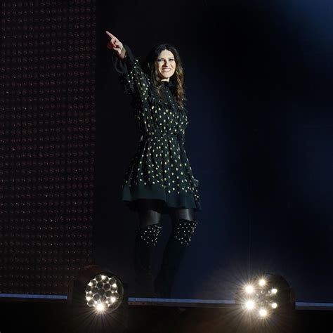 Tutti I Look Di Laura Pausini Nella Prima Data Del Laura Biagio Stadi