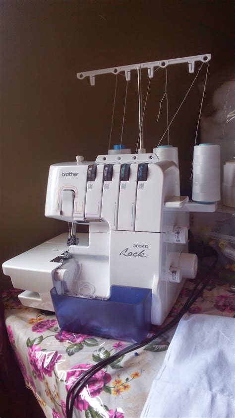 Harga mesin jahit atau alat tersebut cocok digunakan untuk menjahit kain tebal, sedang mesin jahit portable merupakan sejenis mesin jahit multi fungsi berukuran sedang yang dapat digunakan. SeCeria Si Matahari: REVIEW: Mesin Jahit Tepi BROTHER 3034D