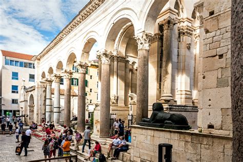 The Peristyle Diocletians Palaces Central Square Spl Flickr