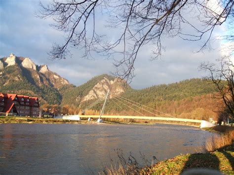 Built in accordance with the highest european standards, it has excellent markings and bicycle service points miejsca obsługi rowerzystów, or mor. Lávka cez rieku Dunajec - OOCR Tatry-Spiš-Pieniny
