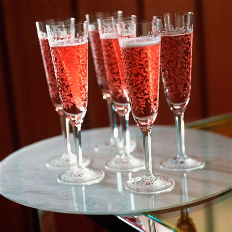 A blend of pomegranate liqueur (such as pama) and cranberry juice create the base for this ​ lovely champagne cocktail. Christmas Champagne cocktails: Xmas sloe gin cocktail ...