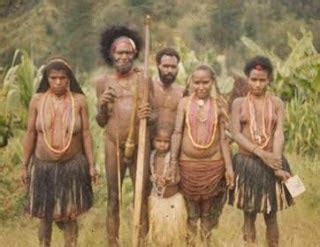 Keragaman Suku Di Pulau Papua KERAGAMAN SUKU DI PULAU PAPUA