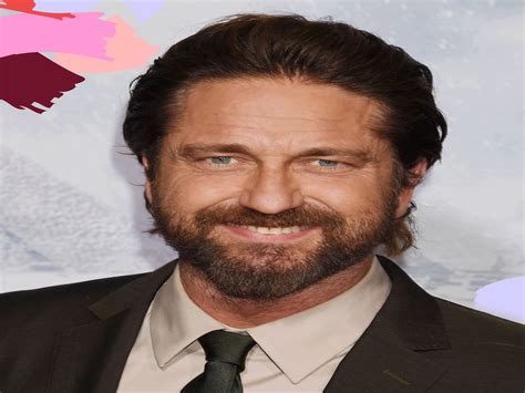 gerard butler has no chill when it comes to shaving his beard 15