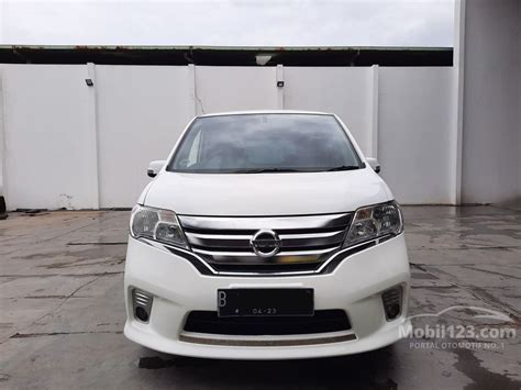 Dengan menyasar pasar yang cukup spesifik, serena menjadi mobil andalan keluarga dengan mobilitas yang tinggi dan membutuhkan space yang luas. Jual Mobil Nissan Serena 2013 Highway Star 2.0 di Jawa Barat Automatic MPV Putih Rp 168.000.000 ...