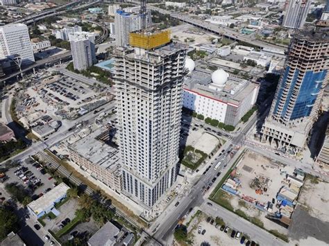 Caoba At Miami Worldcenter Apartment Tower Tops Off Construction At 43