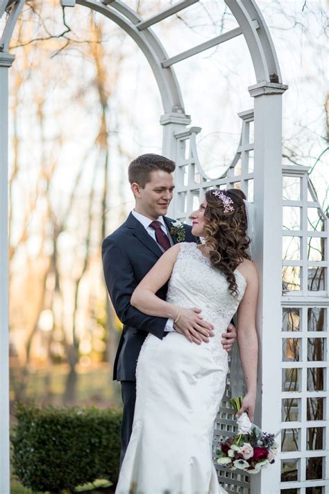 Discover your camera's potential with dps ebooks. The Ultimate Creative Bride and Groom Pose Guide