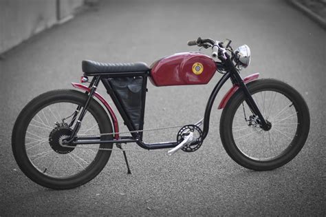 Cafe racers and vintage bikes. E-Bike Cafe Racer by Oto Cycles | BikeBrewers.com
