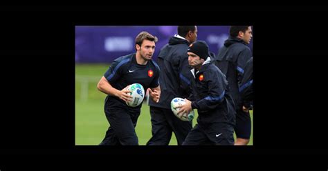 Le titulaire du stade toulousain a. Vincent Clerc et Dimitri Yachvili lors d'un entraînement ...