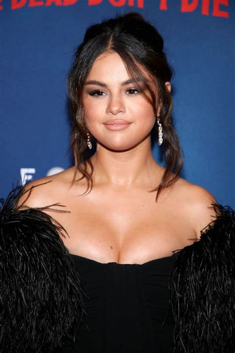 The largest selena gomez picture gallery online. Selena Gomez Nude Photos and Videos | #TheFappening
