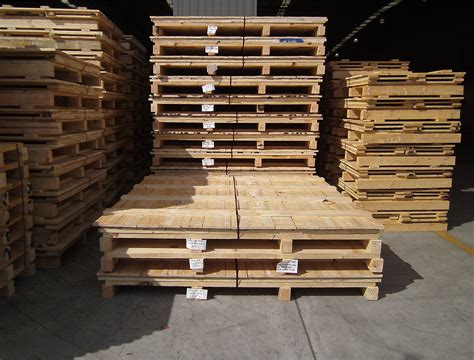 What's Better: Plastic or TImber Pallets? - UBEECO Packaging Solutions