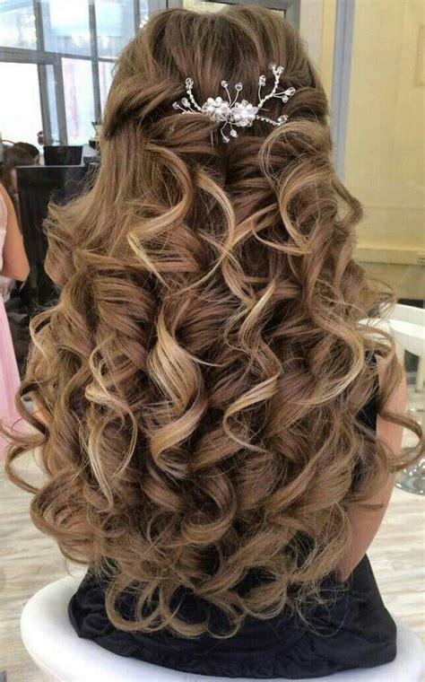 Pin By Tshima On Various Ringlets Quince Hairstyles Long Hair