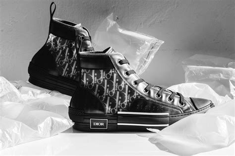 Buy and sell authentic dior b23 high top logo oblique shoes 3sh118yjp_h069 and thousands of other dior sneakers with price data and release dates. Dior Drops B23 Sneaker in "Black Oblique" - PAUSE Online ...