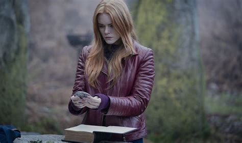She is portrayed by sadie soverall. Fate The Winx Saga: Is Beatrix a blood witch? | TV & Radio ...