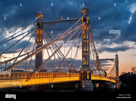 Sunset Seen From Albert Bridge Over The Thames In London Hi Res Stock