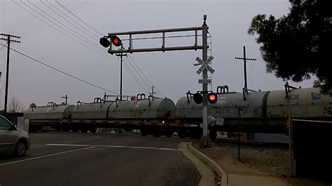 Q Street Railroad Crossing Bakersfieldca 1132018 Youtube
