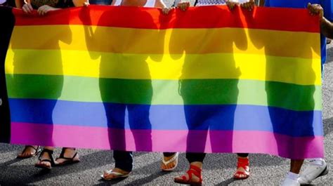 La Historia De La Bandera Arcoíris Símbolo Del Orgullo Gay