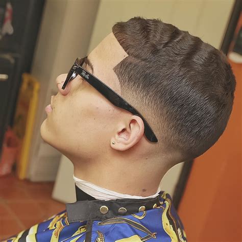 That's because short hair is so easy to manage. 19 Short Haircuts + Hairstyles For Men -> 2020 Styles